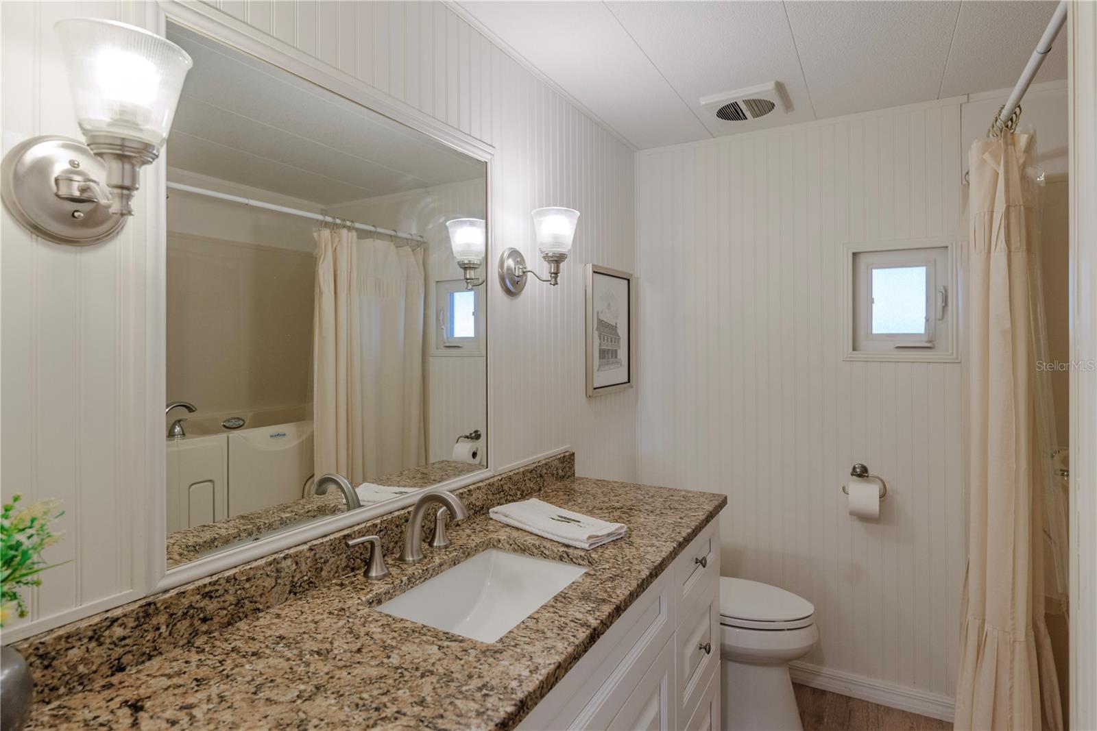 Guest bathroom.