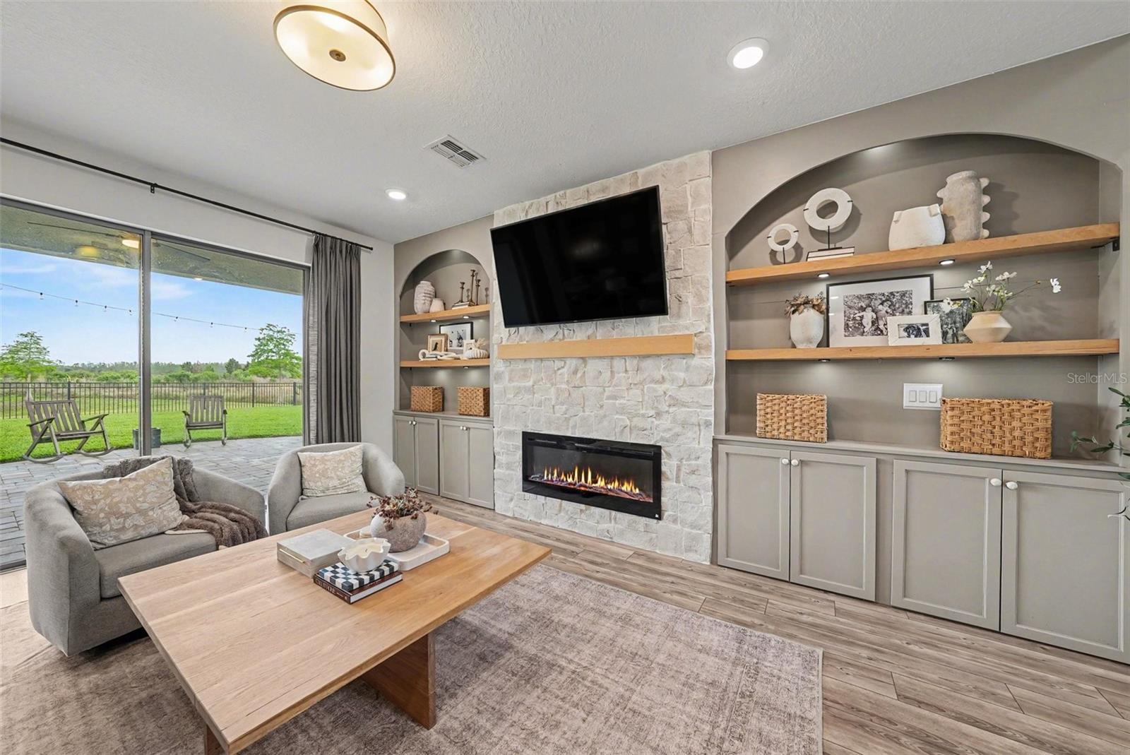 Custom built-ins throughout!