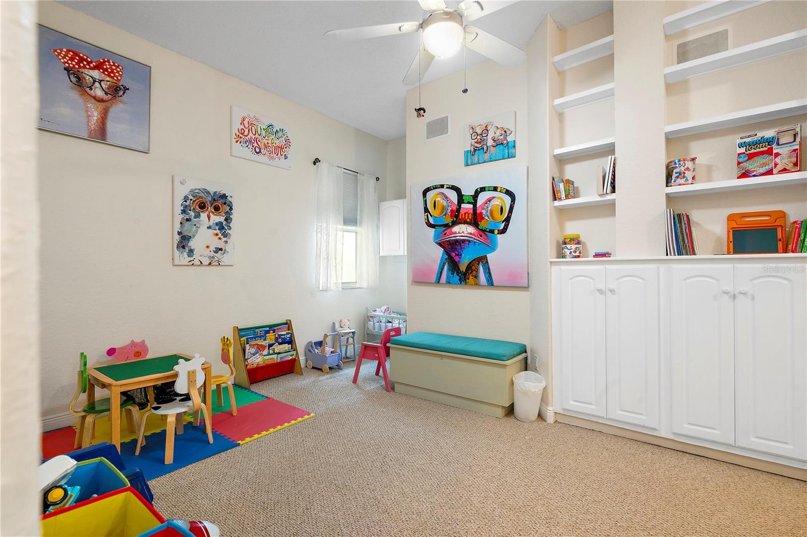 Bonus room upstairs- would make great LR for in-law-suite part of the home