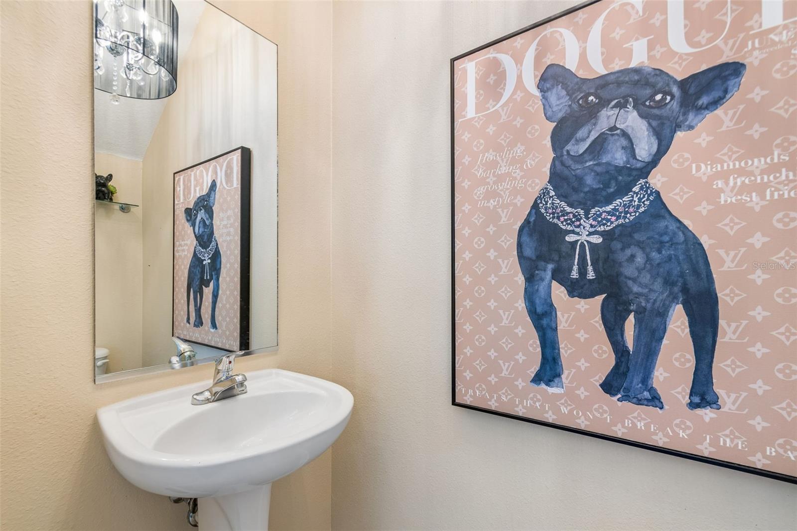 Powder Room (First Floor)