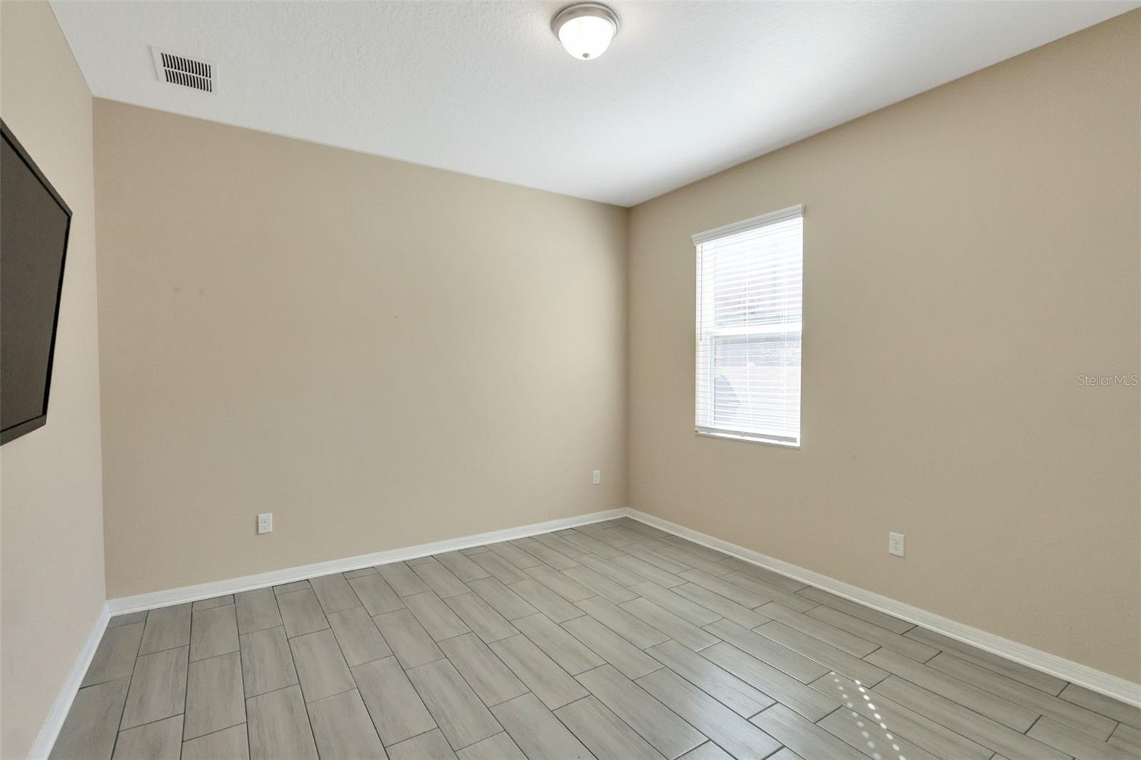 Bedroom (first floor)