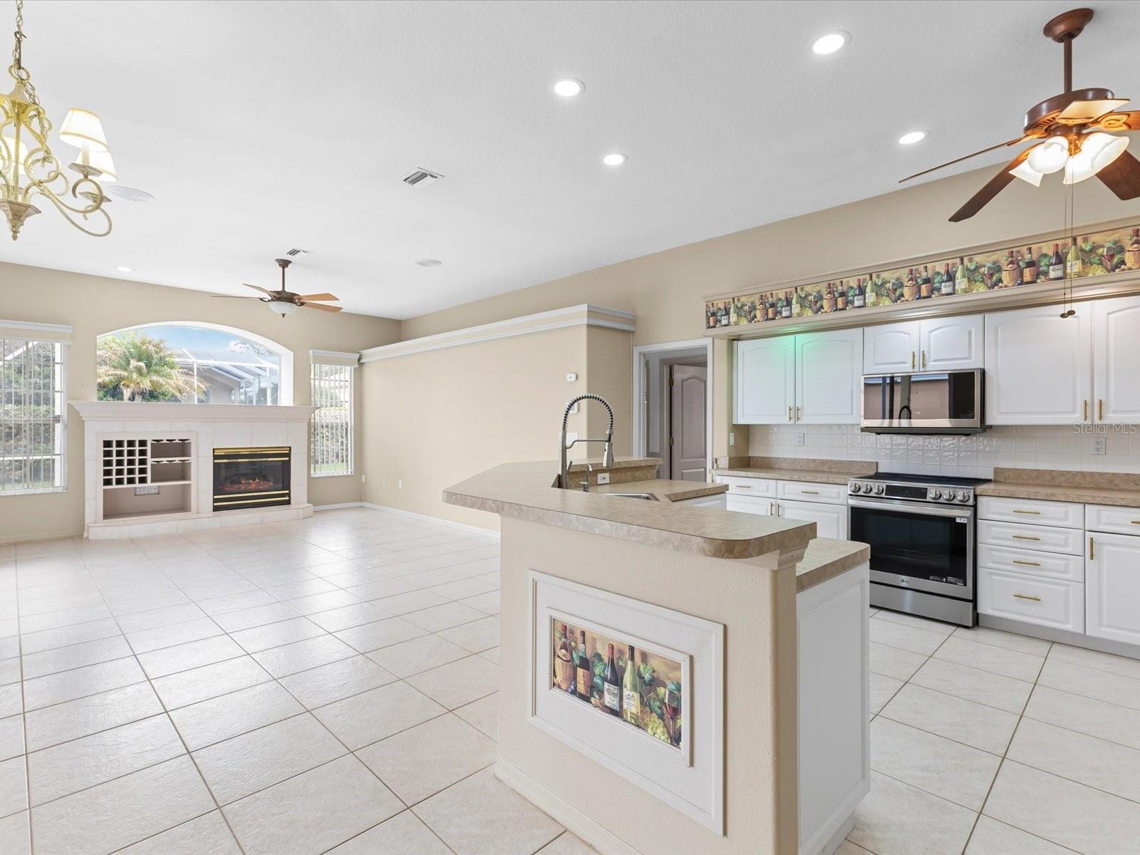 Great kitchen dining and family room