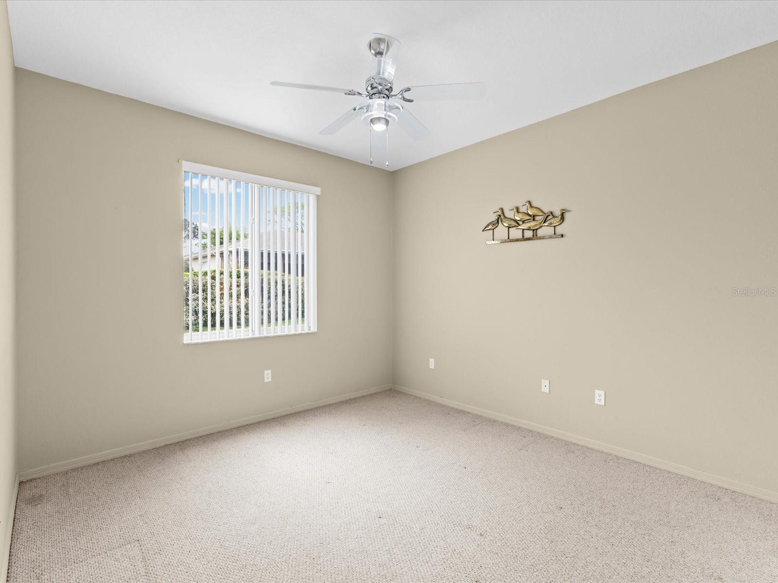 2nd bedroom, longggg closet