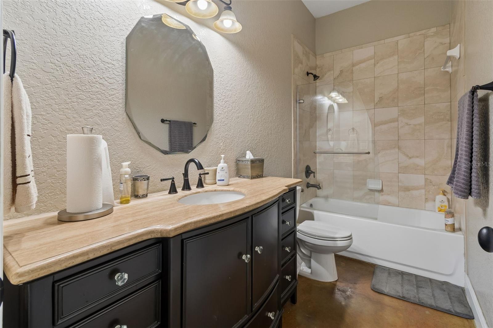 Full Bathroom for Carriage House