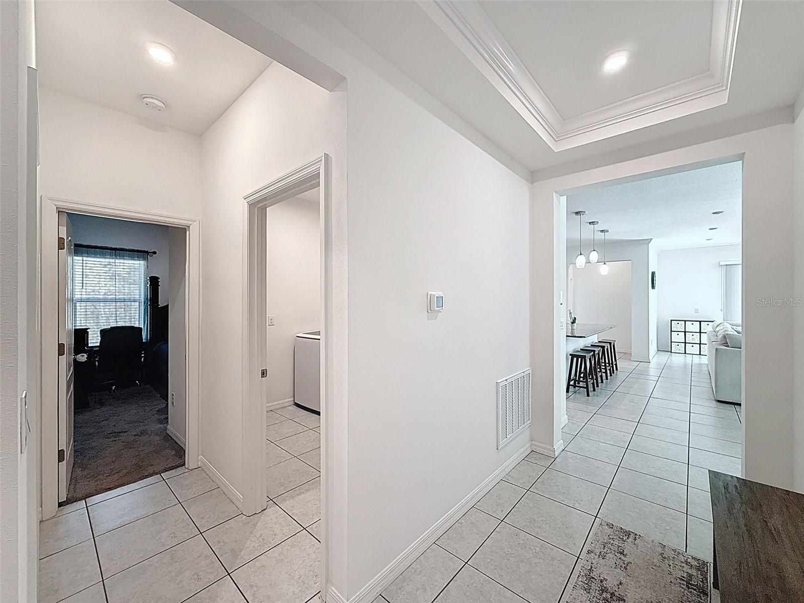 LAUNDRY OFF FRONT ENTRY