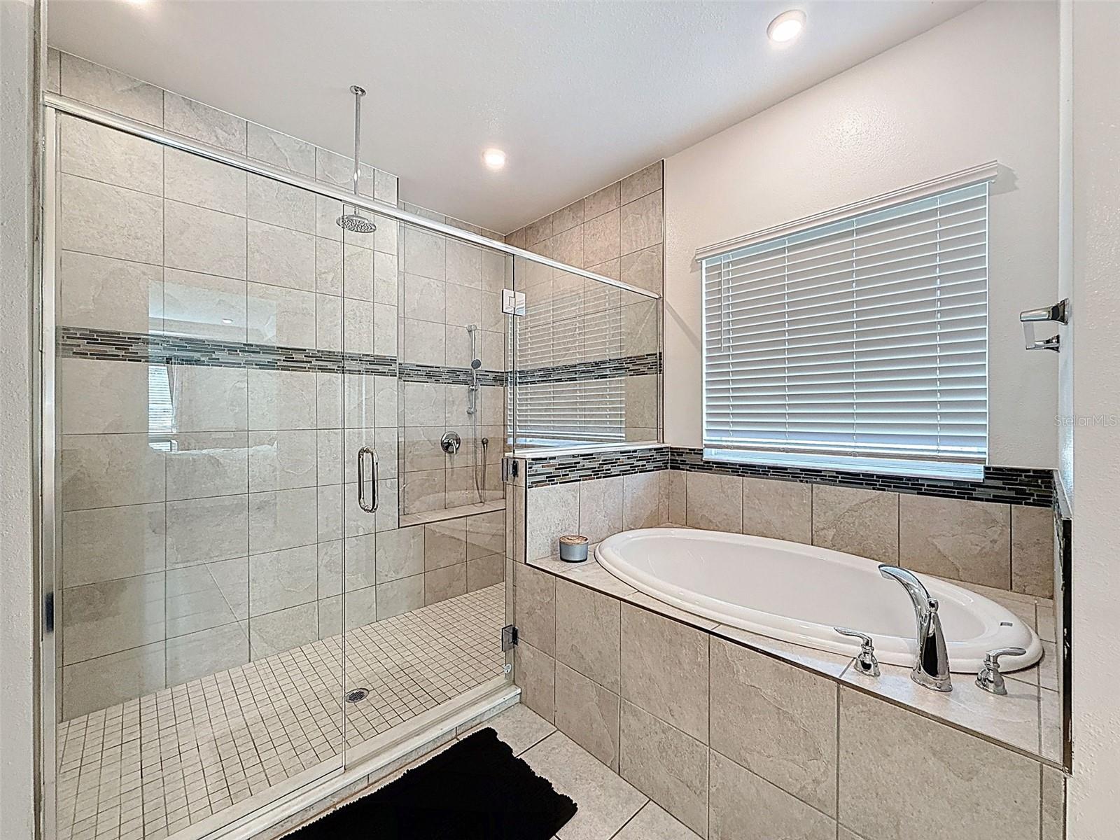 Relaxing soaking tub for spa-like comfort