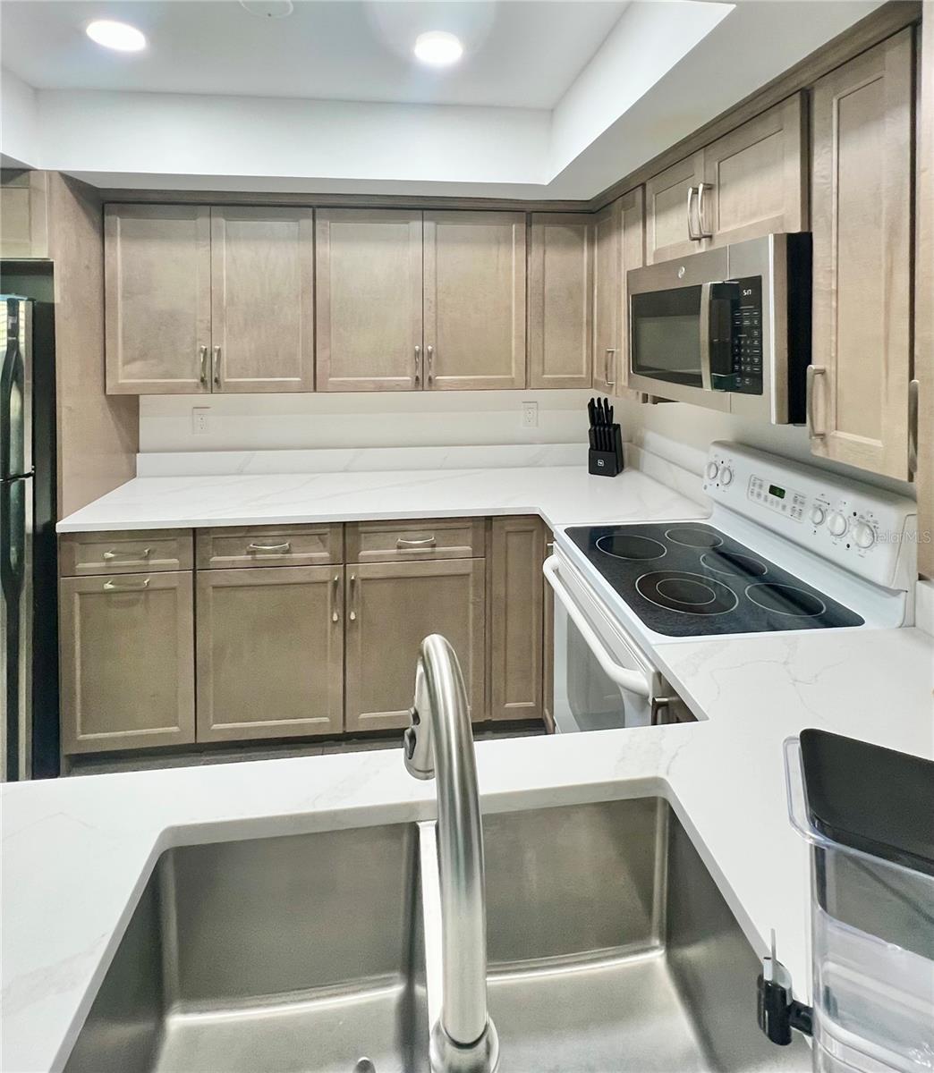 pass thru to kitchen from dining room