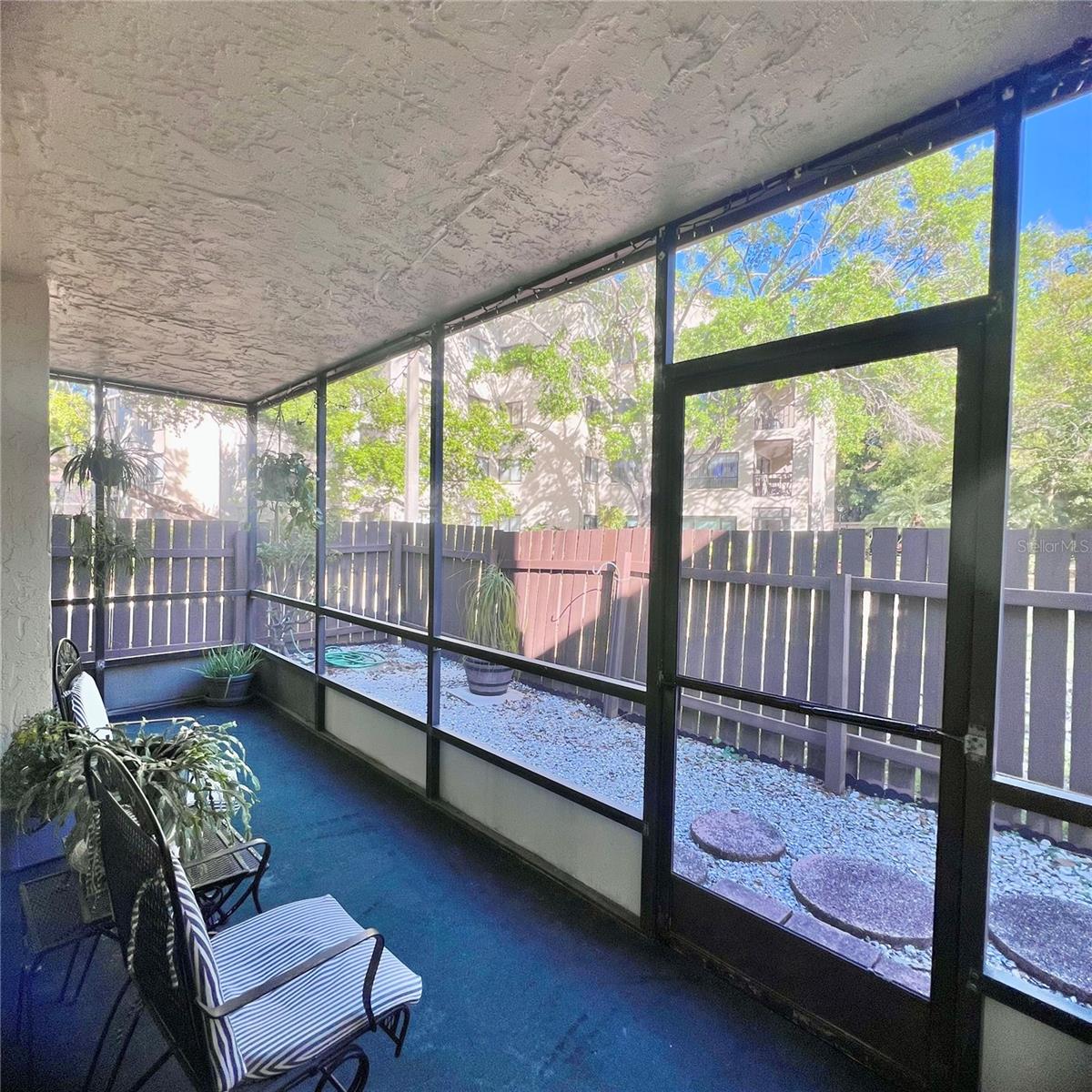 Wrap around screen lanai