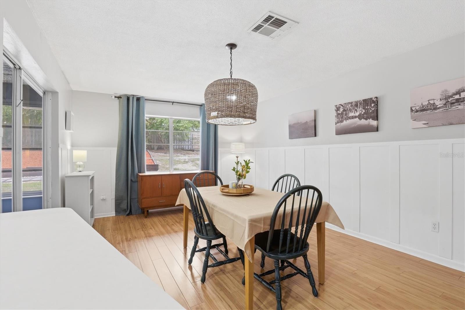 FAMILY DINING OR FAMILY ROOM