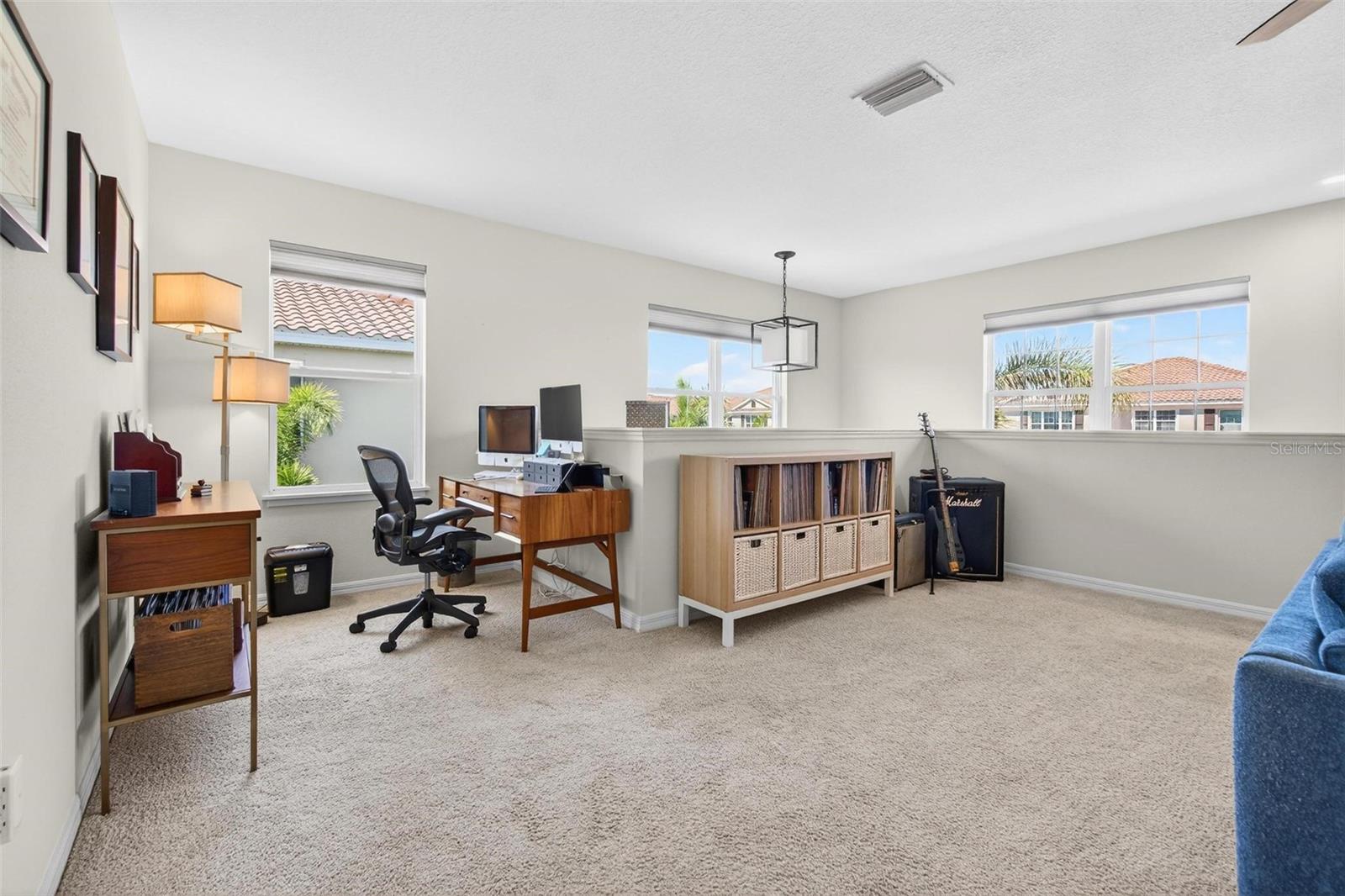 Grand Loft w/space for an Office