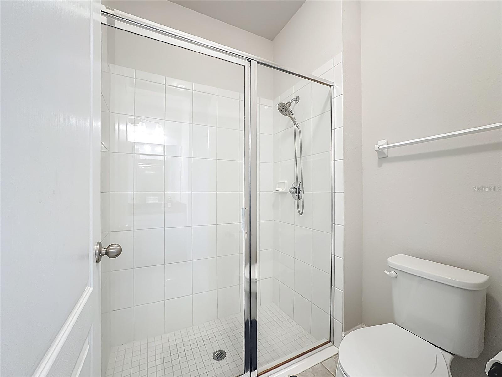 Bathroom 2 - shared Jack & Jill bathroom