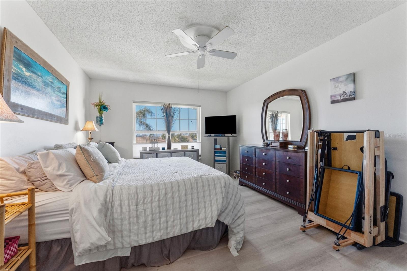 Large Bedroom with nice walk in closet.
