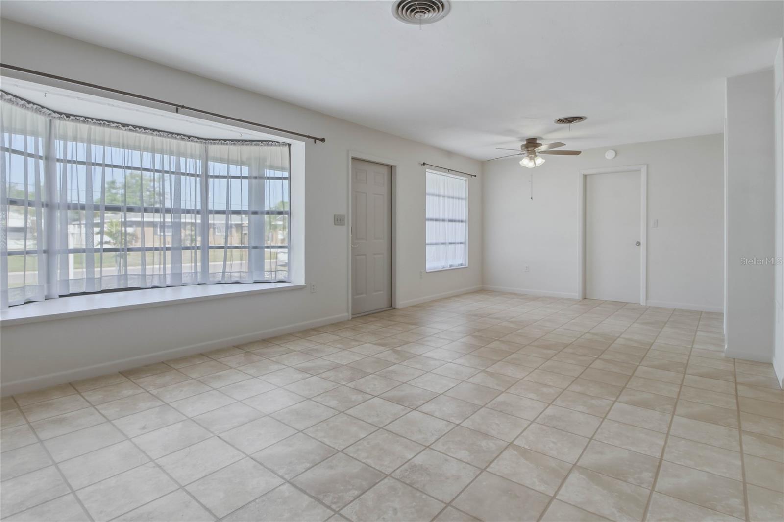 Spacious Living/Dining Room Combination