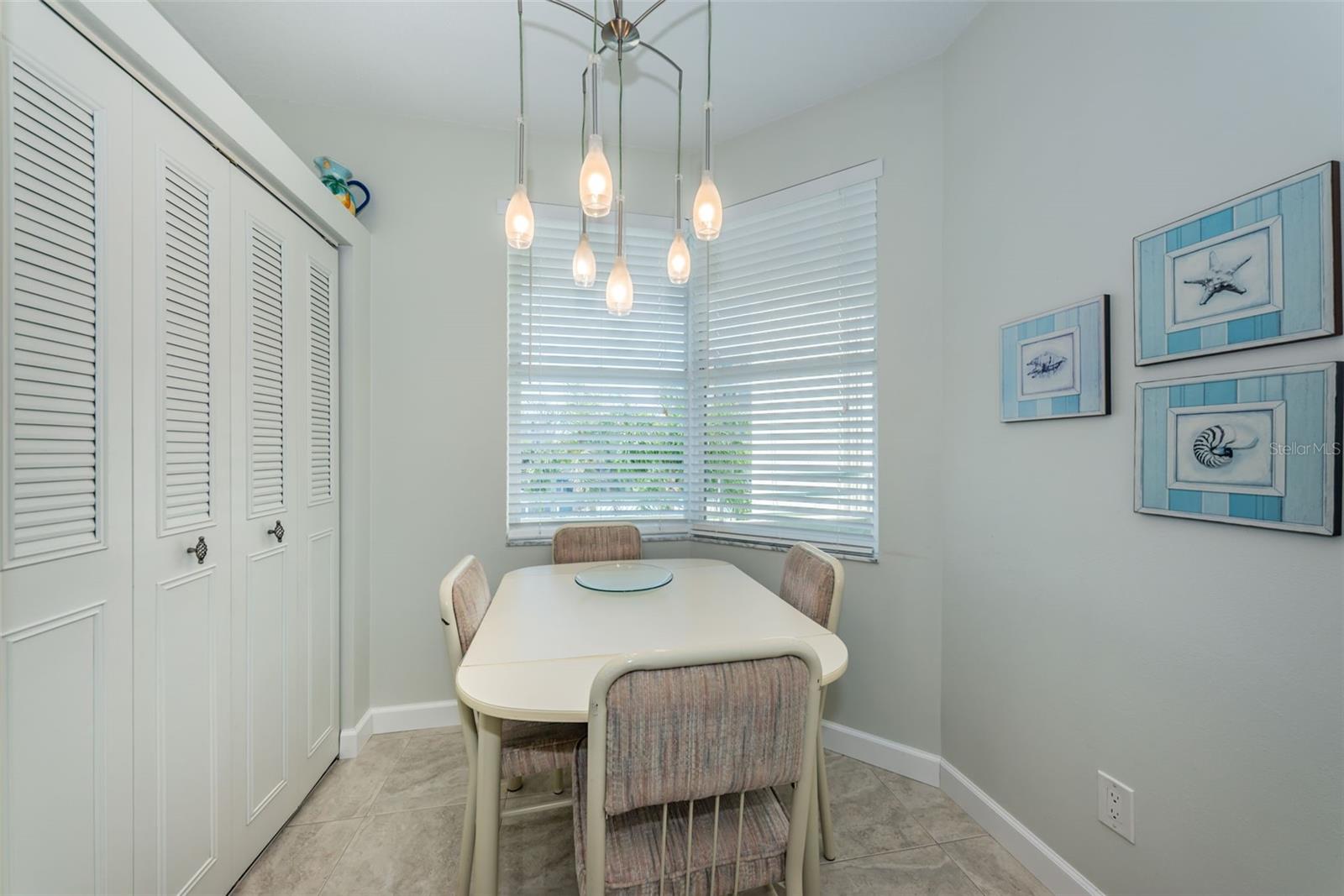 Cozy Breakfast Nook in the Kitchen