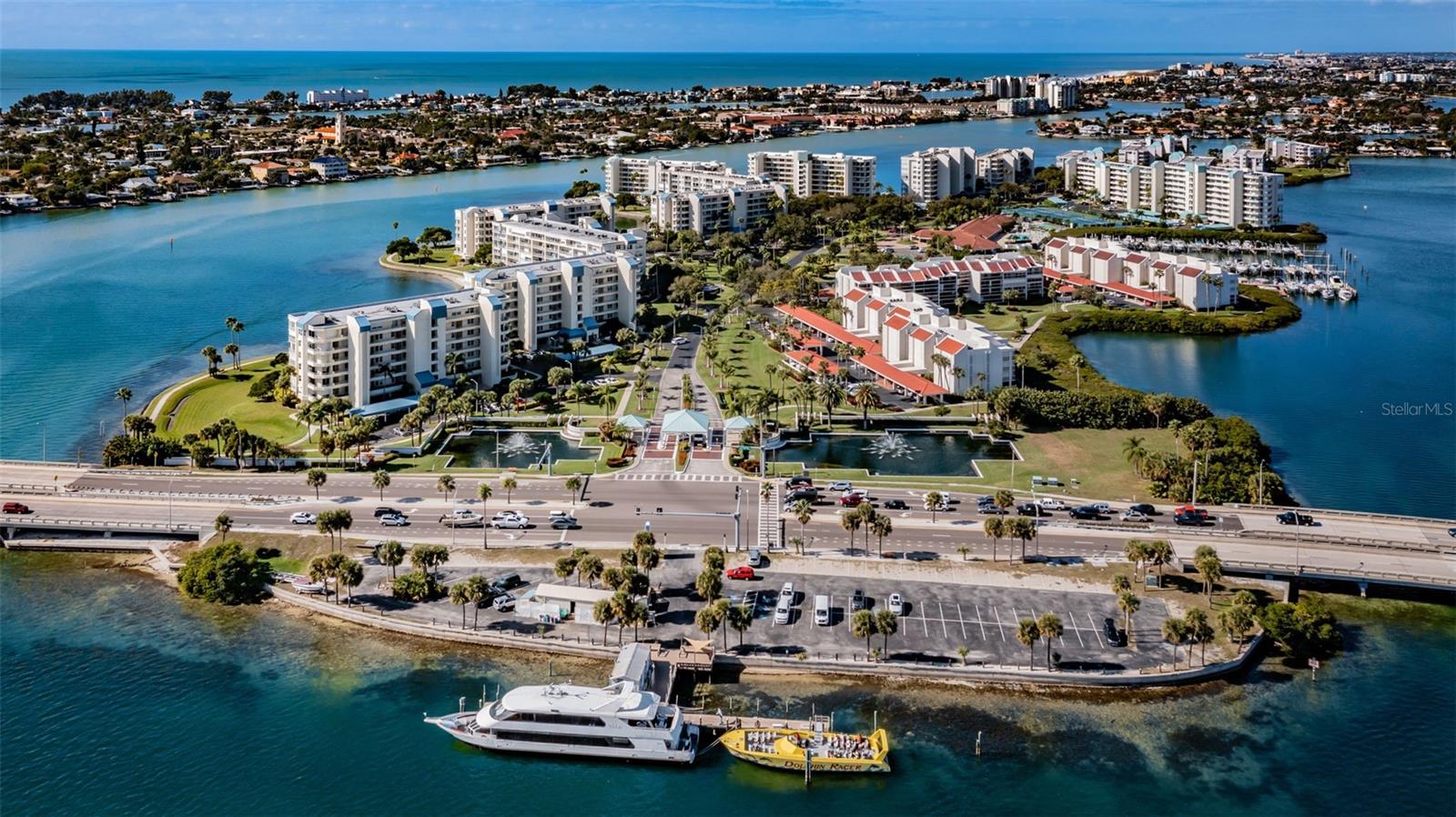 Harbourside Resort - Surrounded by Water!