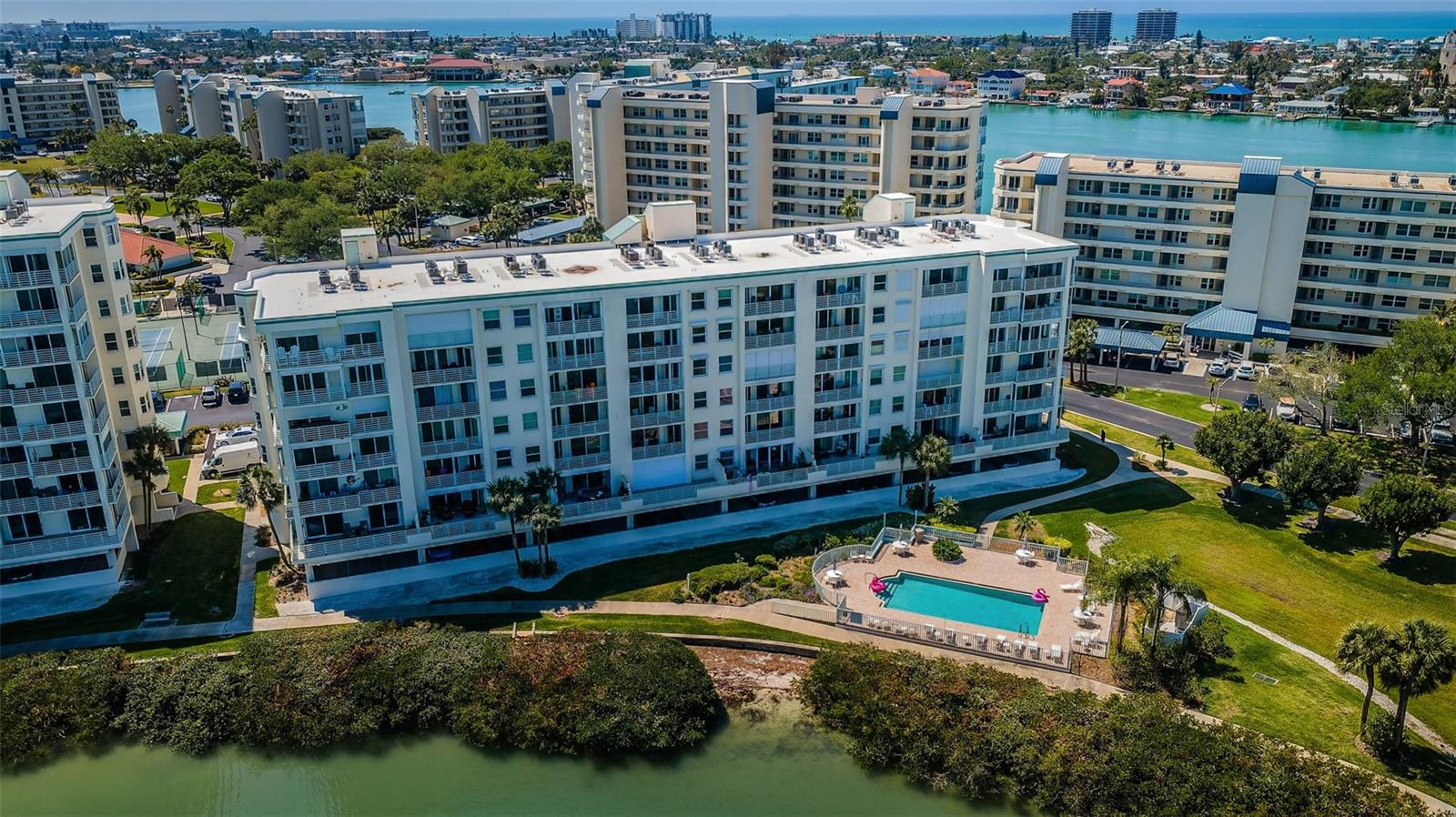 Sunrise - Bldg 7979 - with Nearby Pool