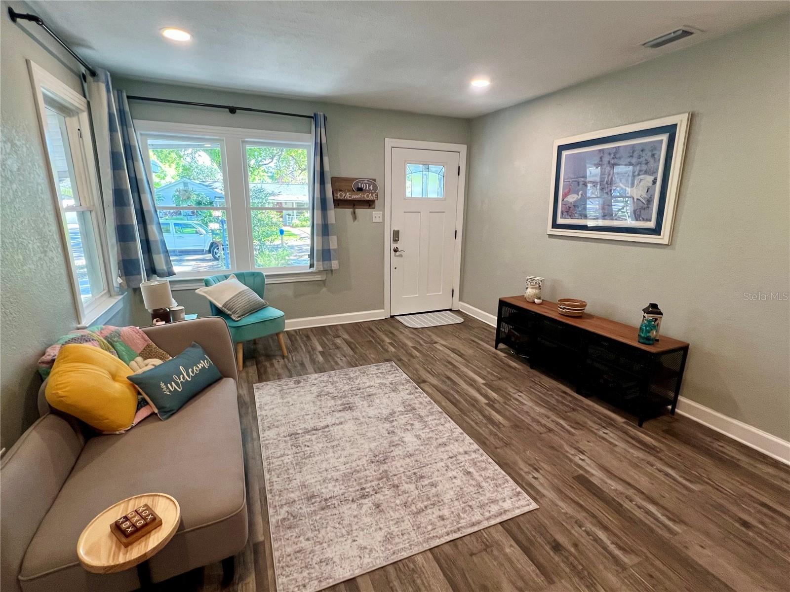 Your bright and cheery living room is perfect for lounging, reading, chatting with friends or as a TV or gaming area.