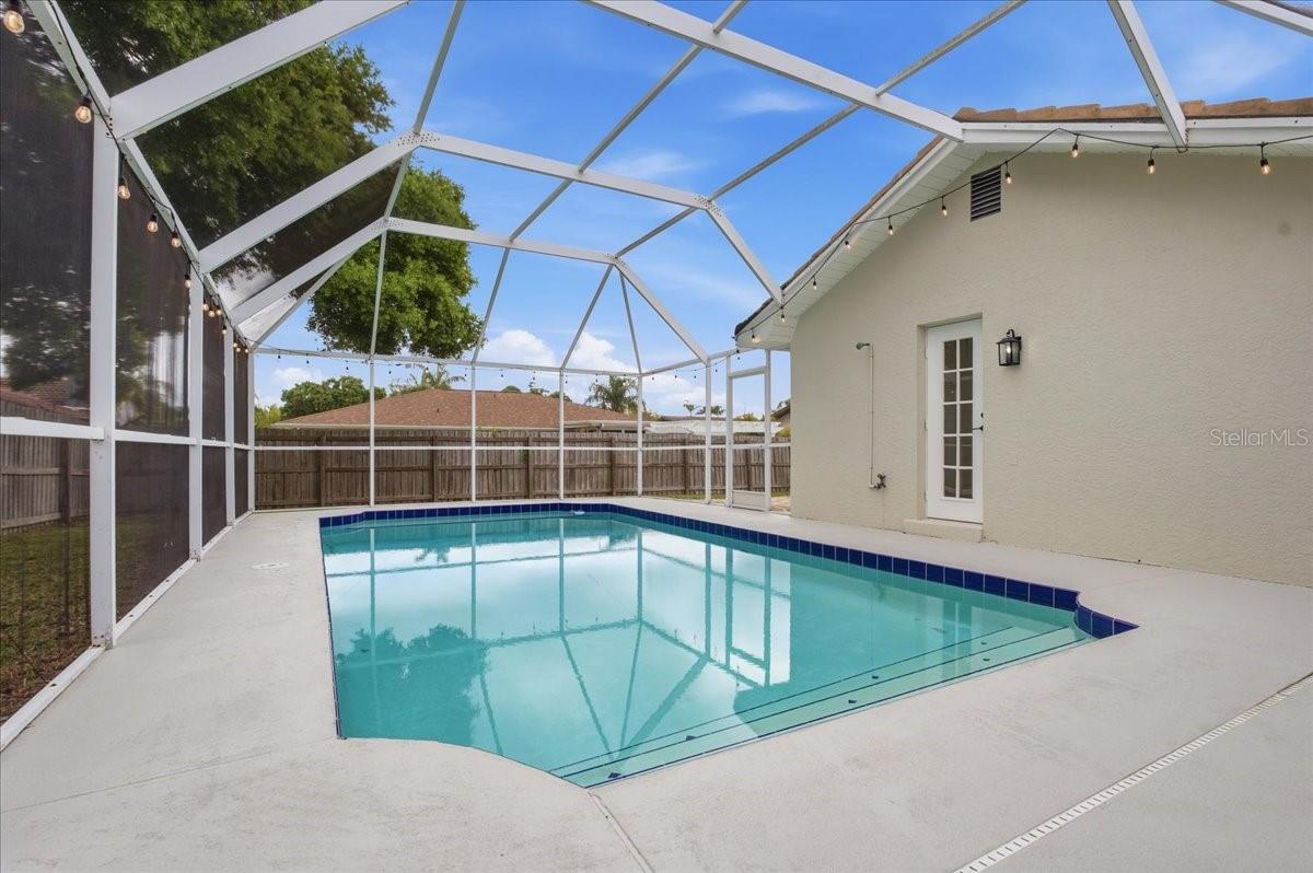 PRIVATE, SCREENED IN POOL!