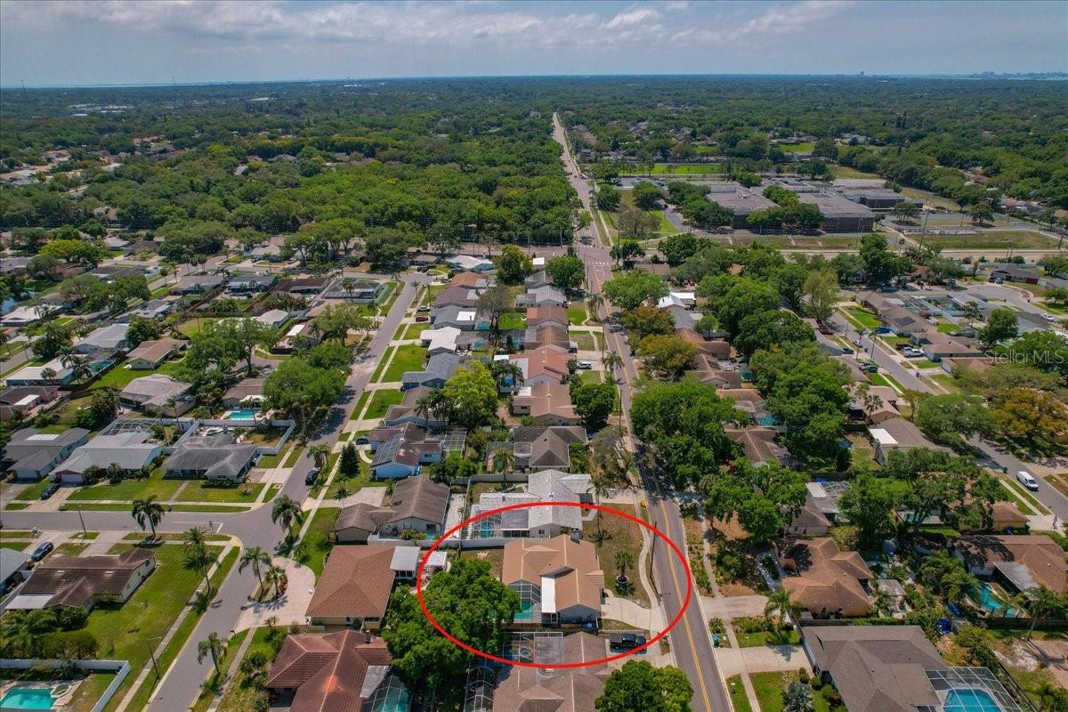 MINUTES TO ALL THINGS PALM HARBOR!