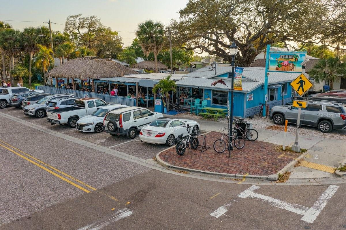 ENJOY THE BEAUTIFUL DOWNTOWN PALM HARBOR!