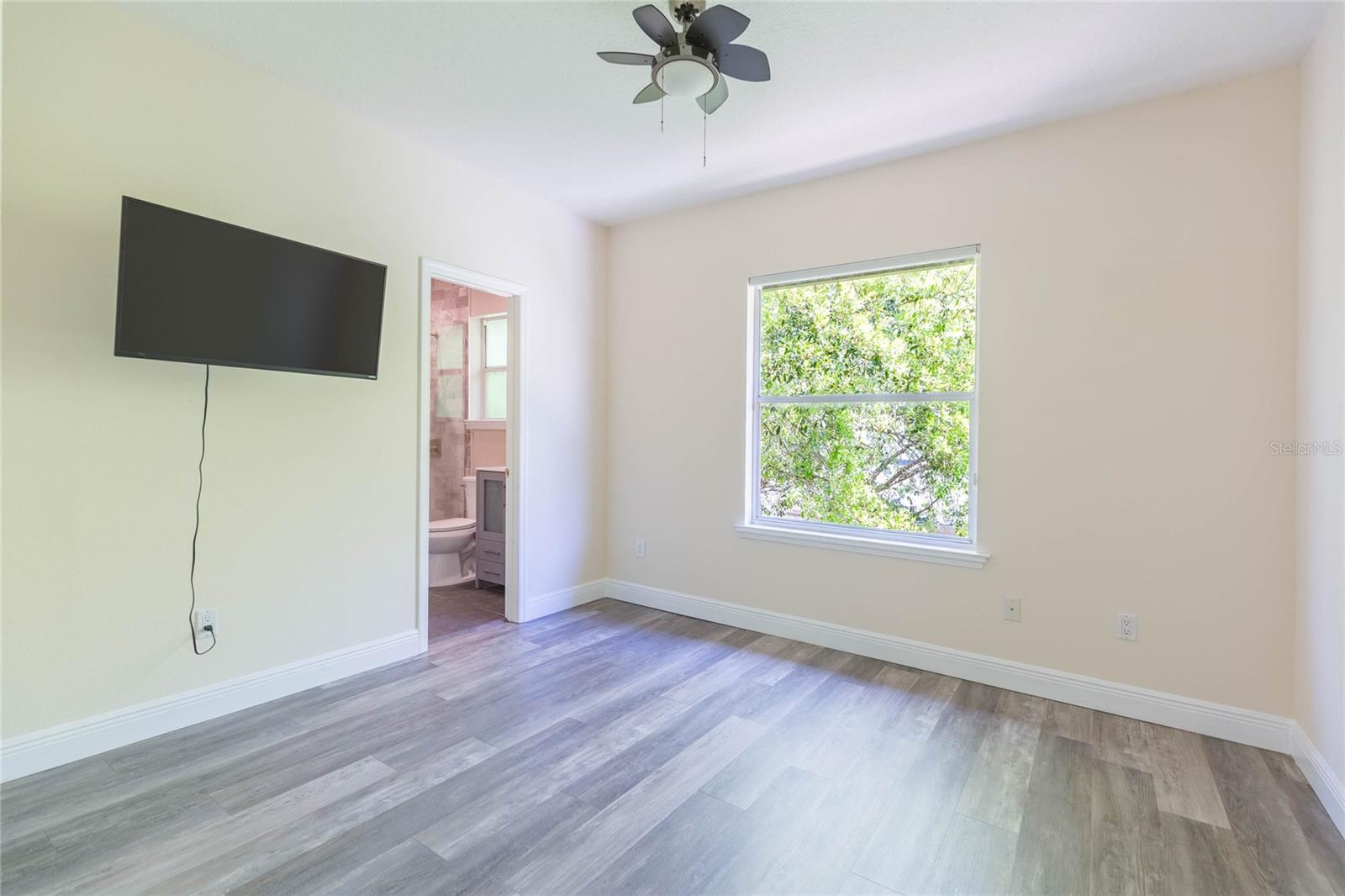 Bedroom #2 with en-suite bathroom