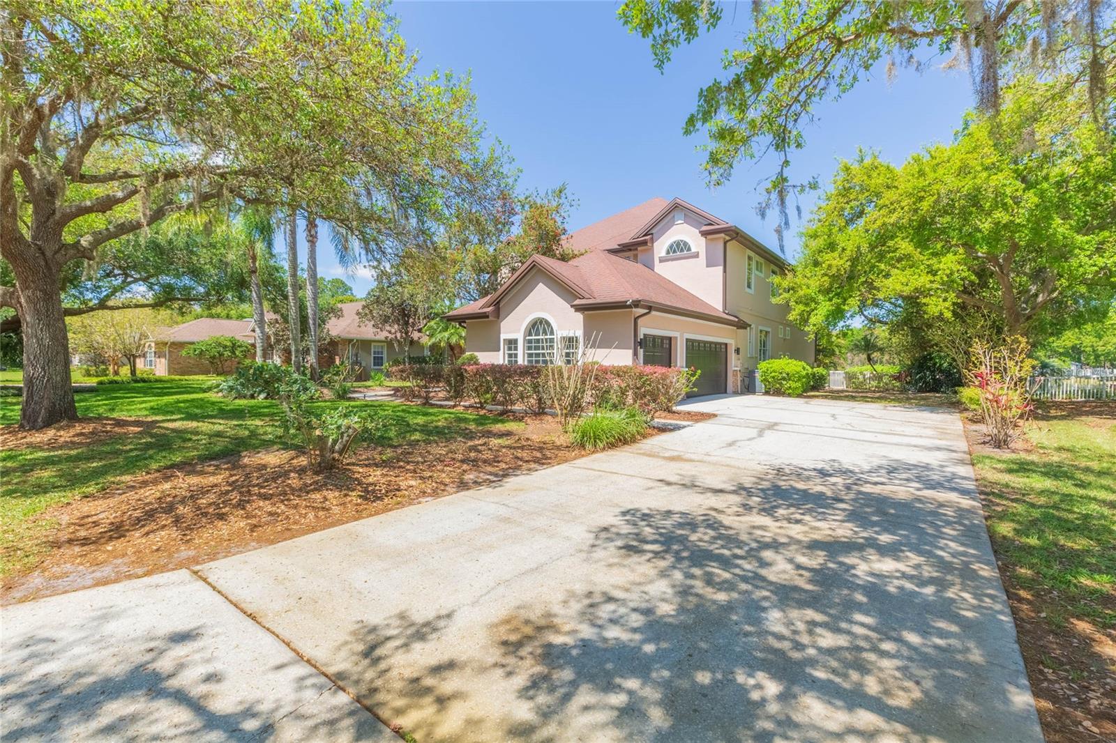 Driveway allows for large parties