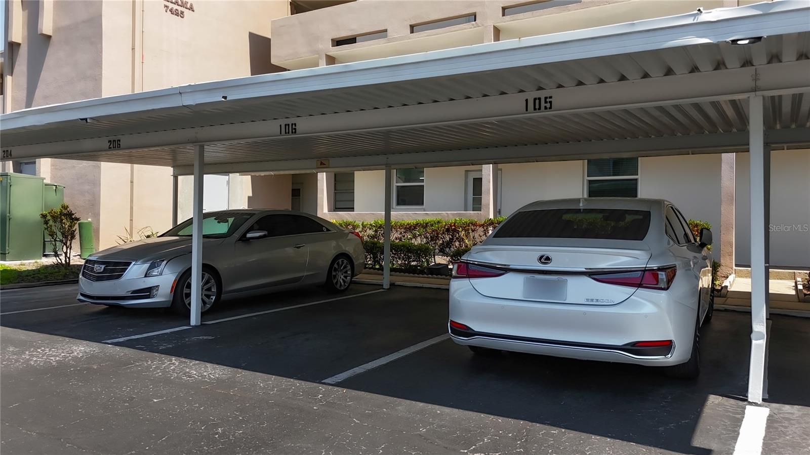 covered parking right out front