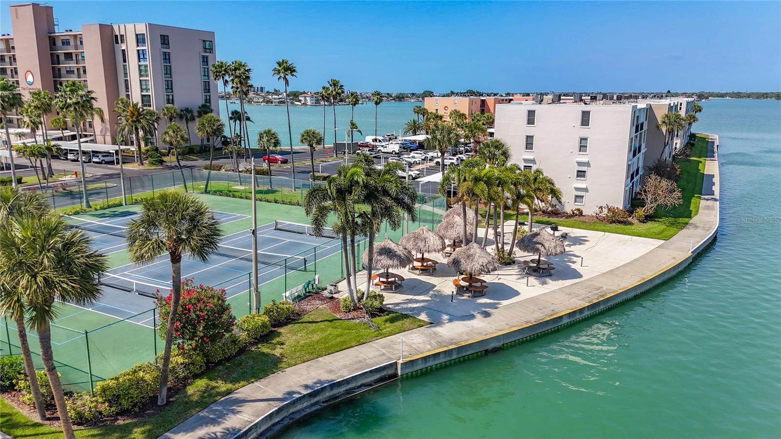 waterfront walking path all around Community