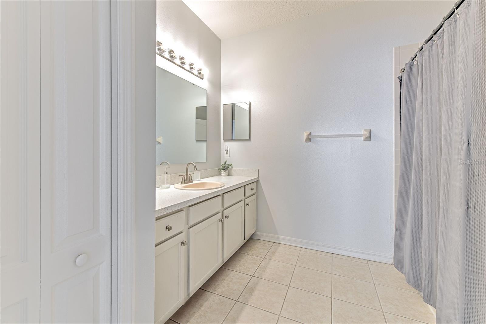 Upstairs primary ensuite bathroom