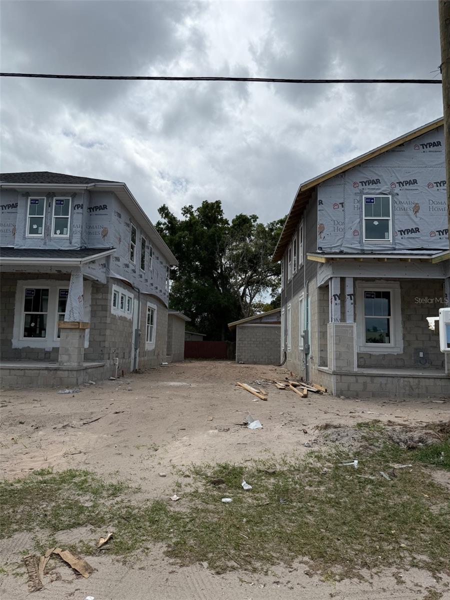 PLENTY OF SPACE BETWEEN NEIGHBORS