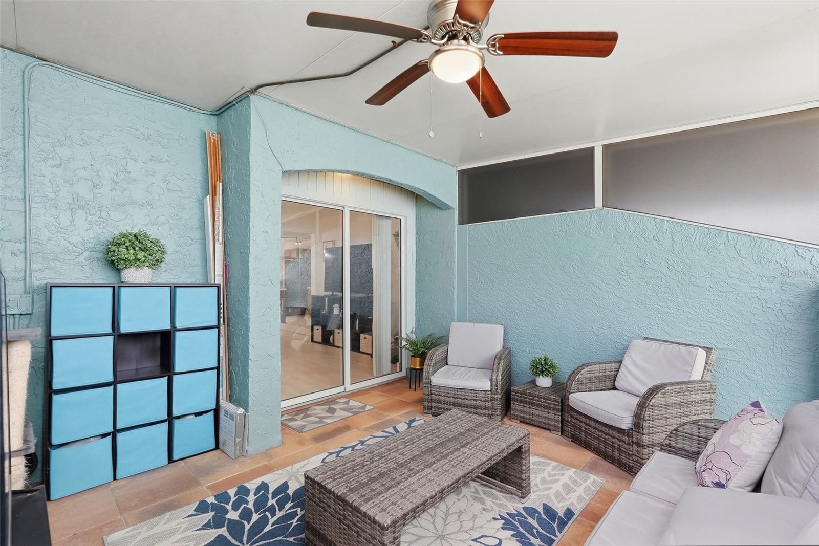 Full size Florida room