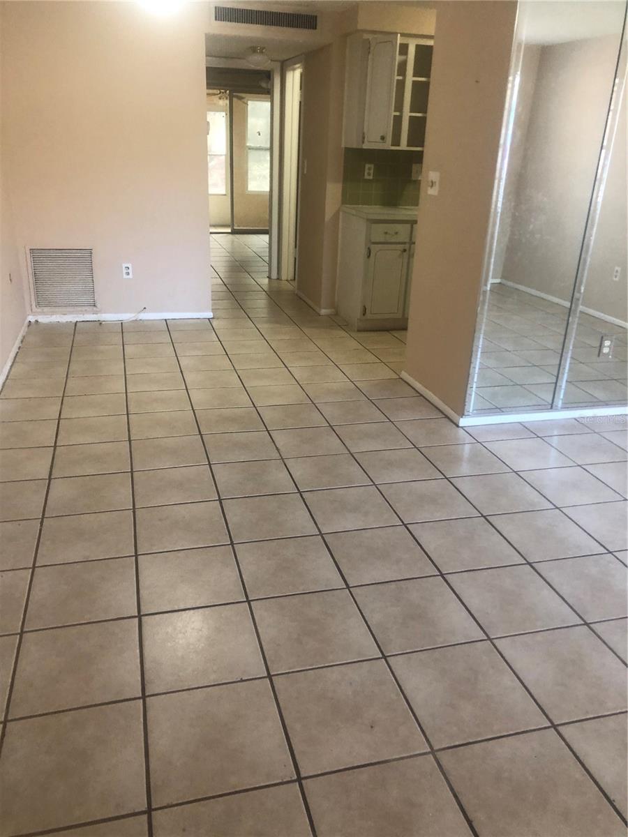 living room dining area