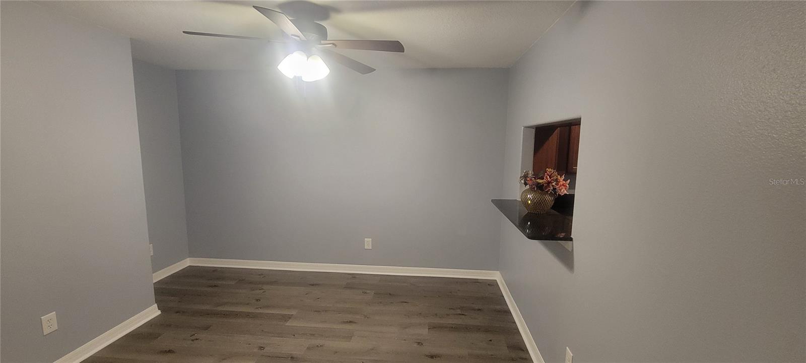 Dining Room/ Pass through to Kitchen