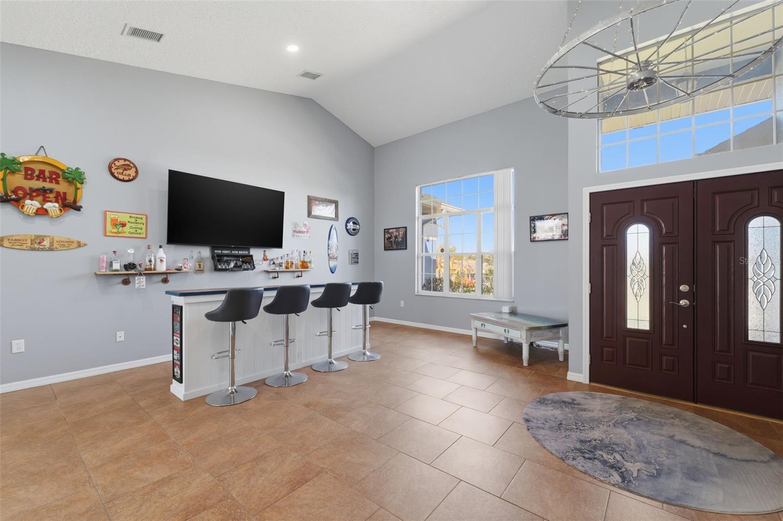 Formal Living Room/Foyer