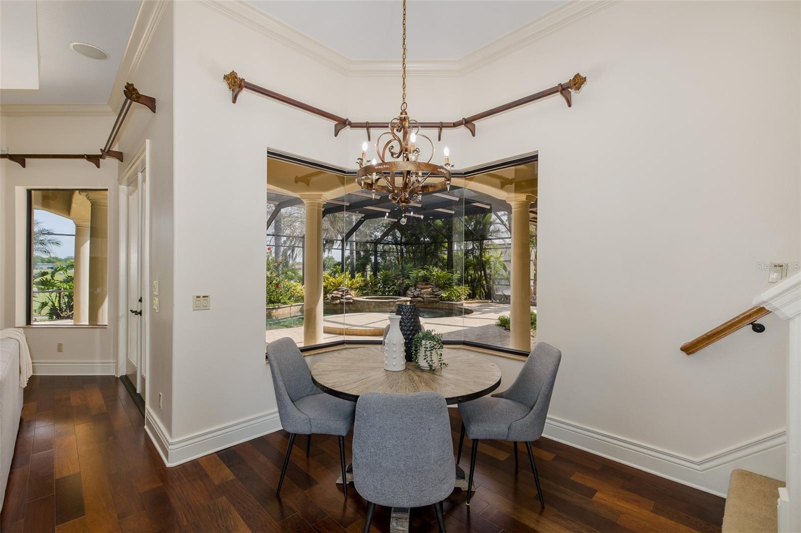 Breakfast Area w/Views