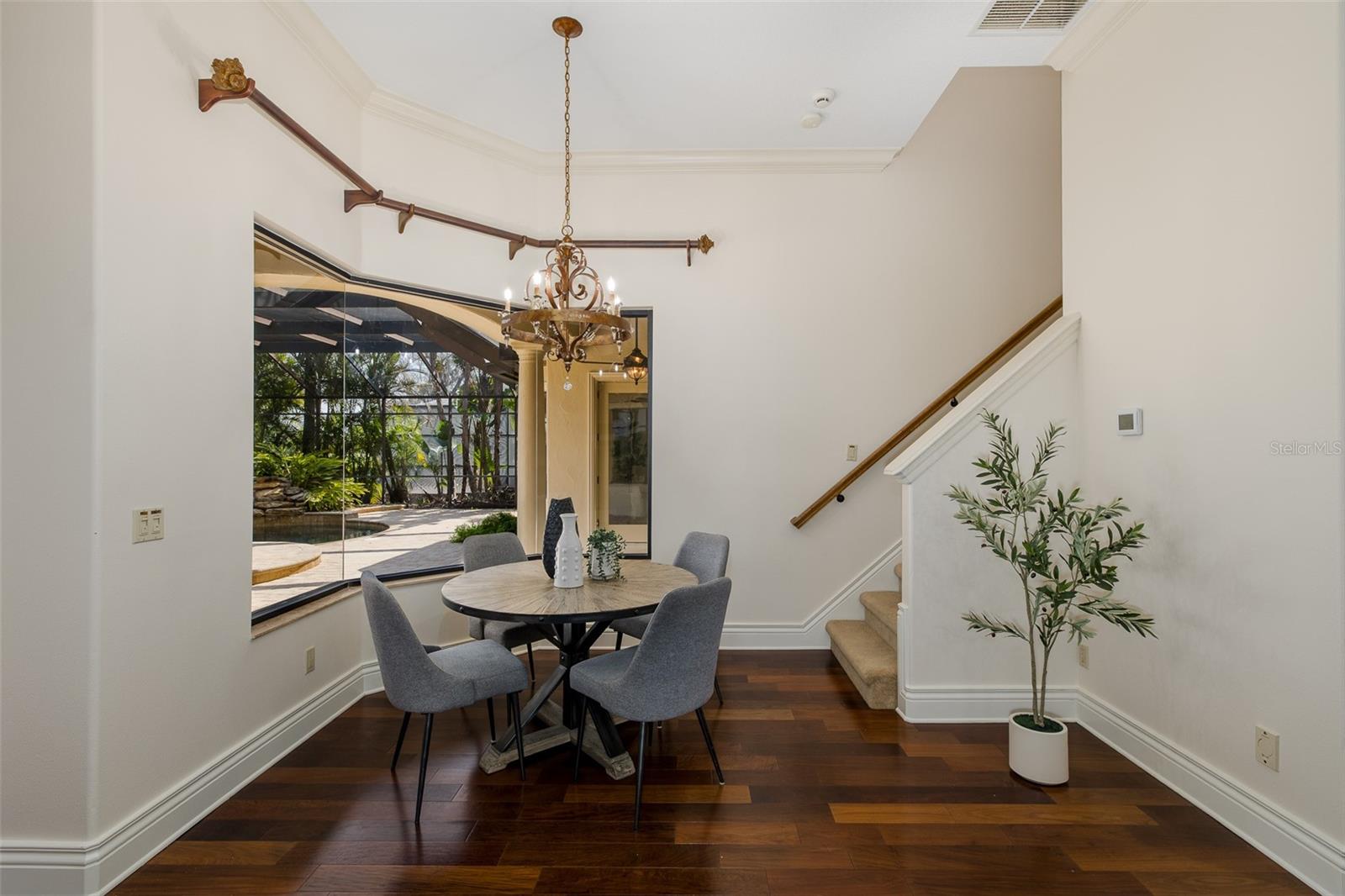Breakfast Area w/2nd Rear Staircase