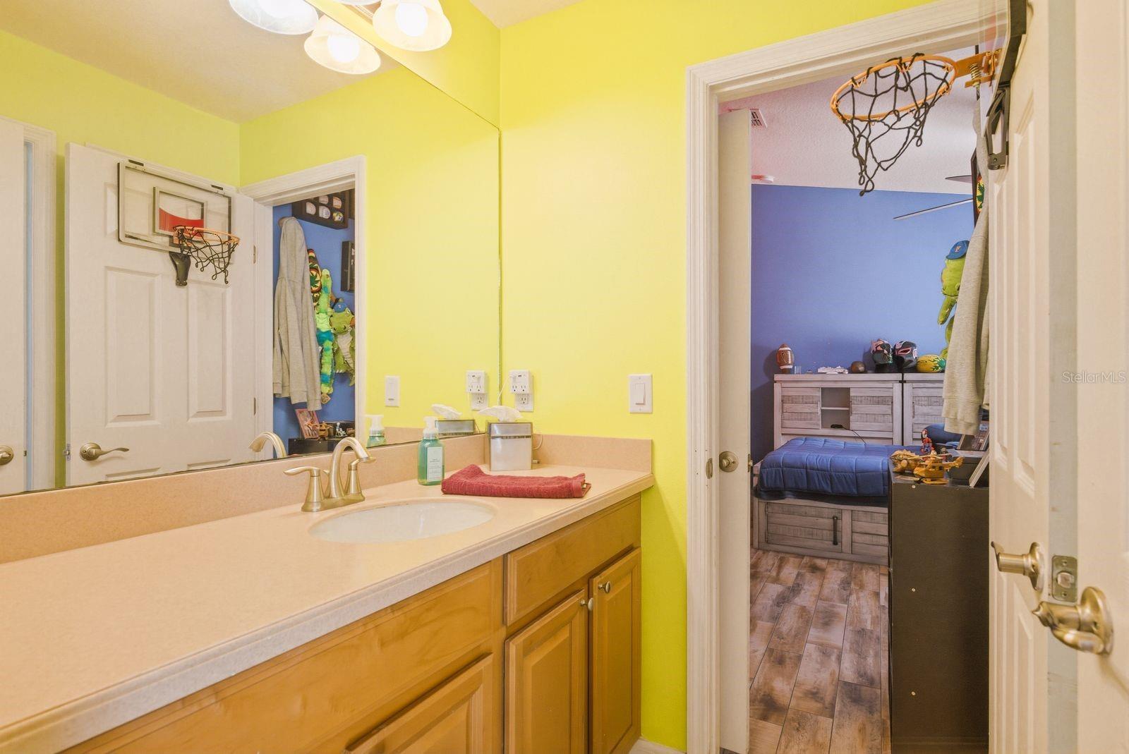 Jack and Jill Bath Between Beds #2 & #3