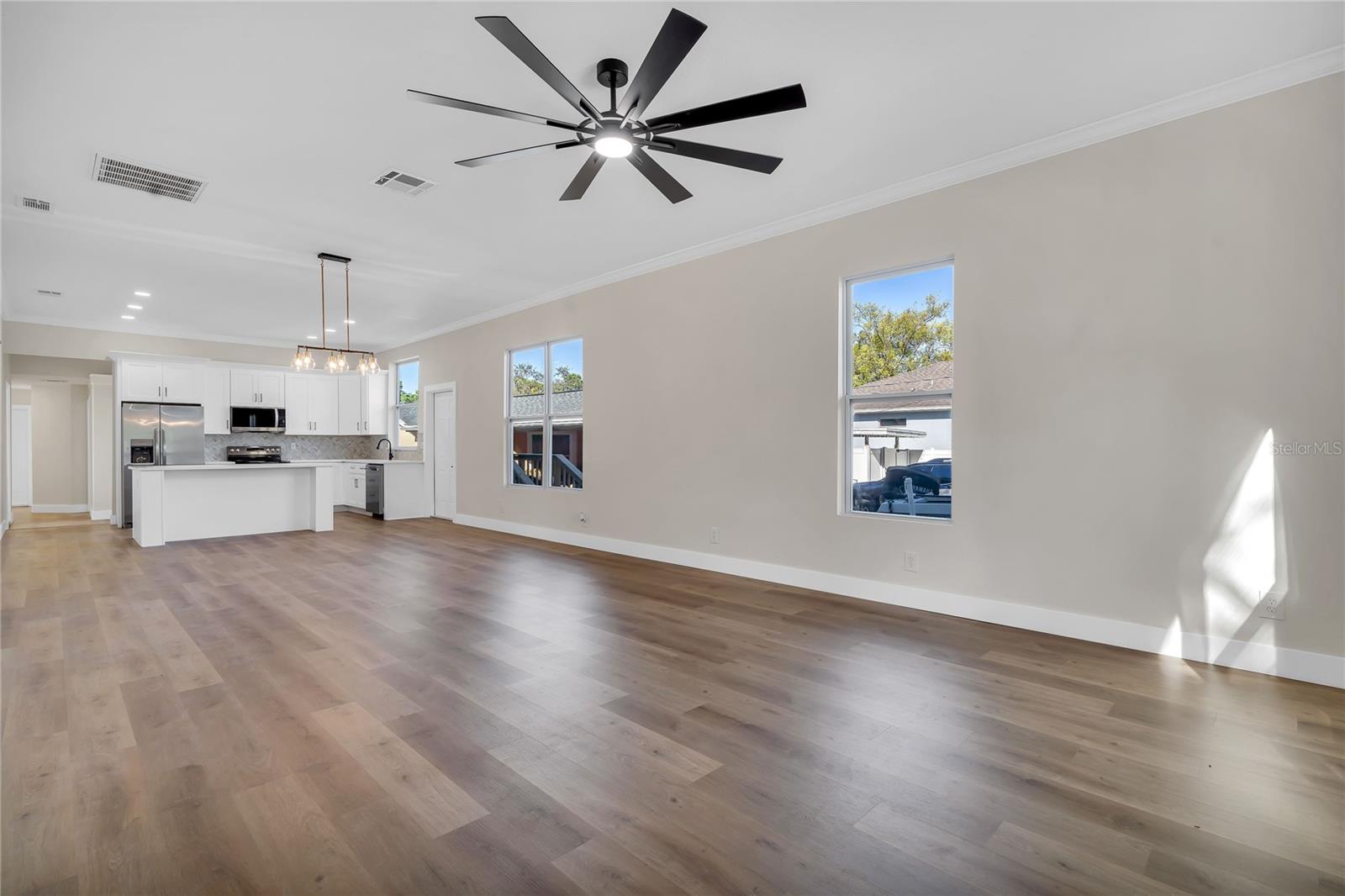 living/ dining room