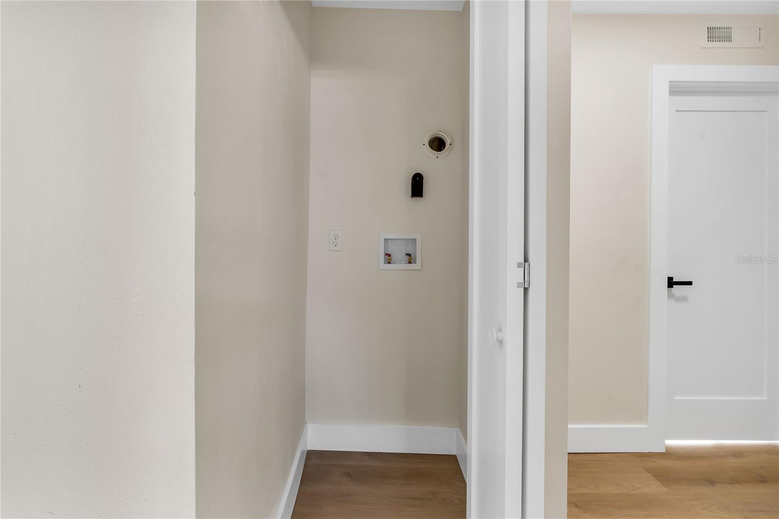 washer/dryer closet