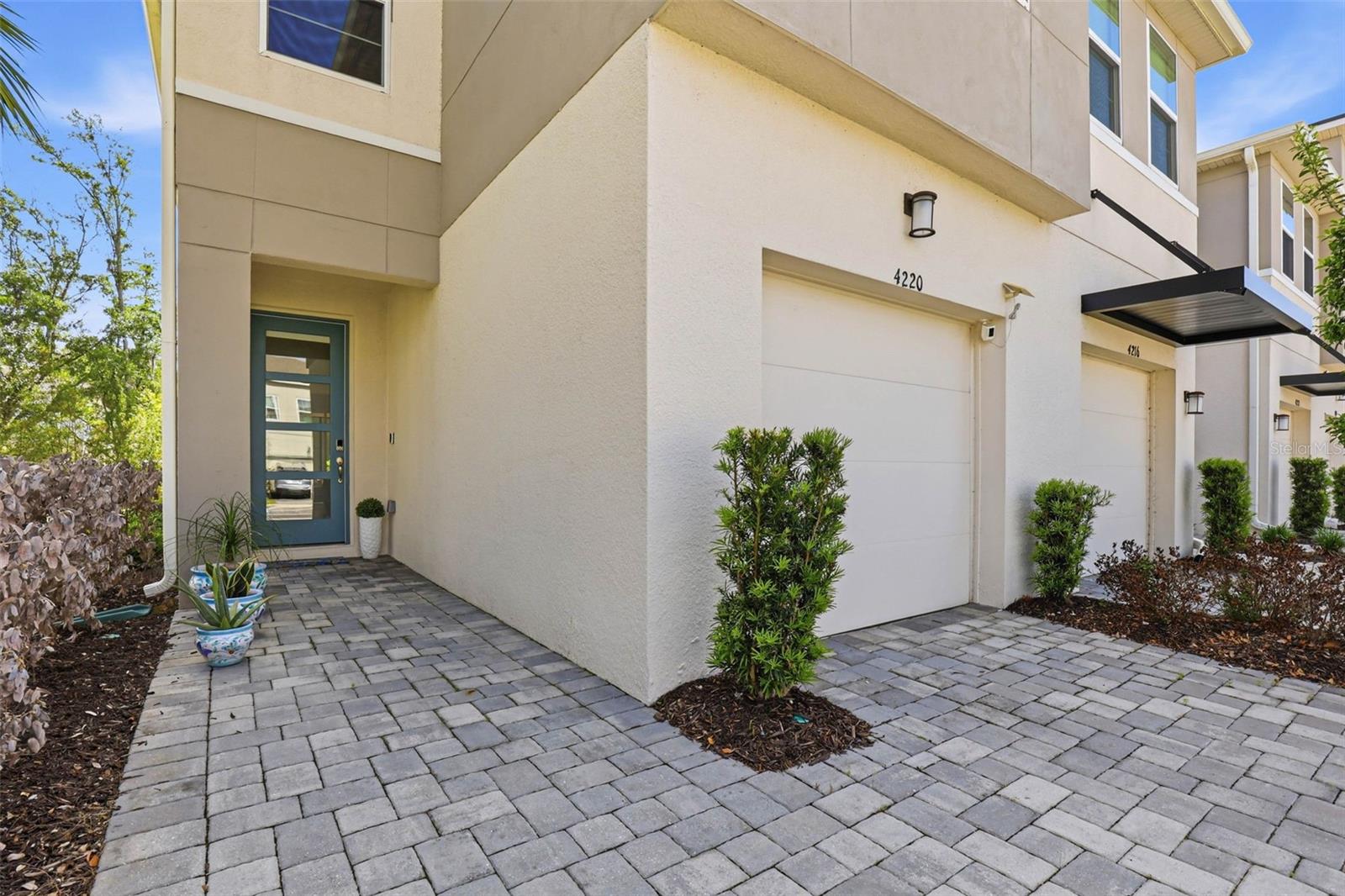 Front Exterior Entryway/Garage