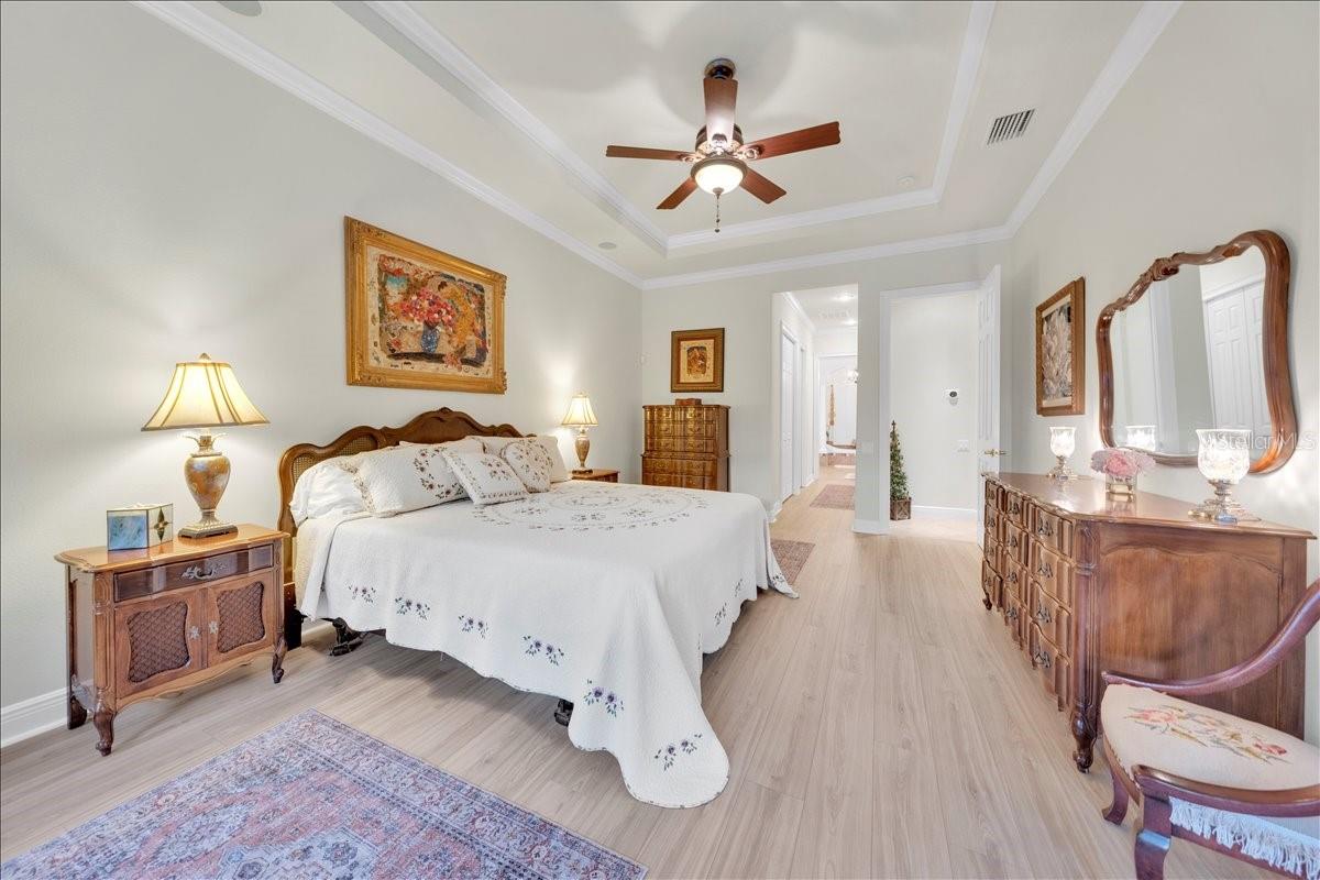 Beautiful owner's suite with access to en-suite bathroom.