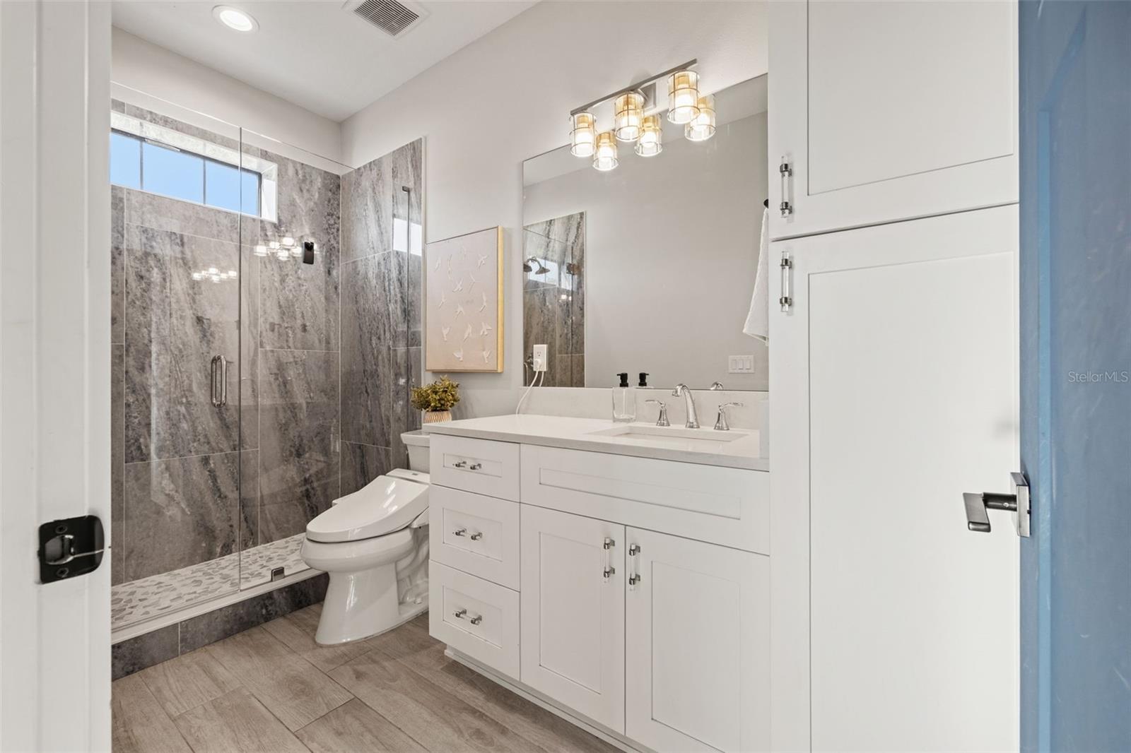 TB8490988