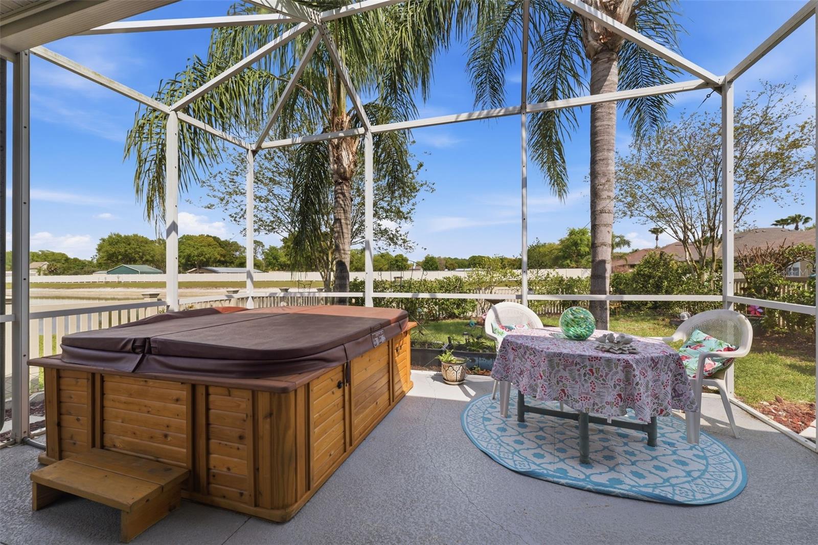 Rear Screened-In Porch