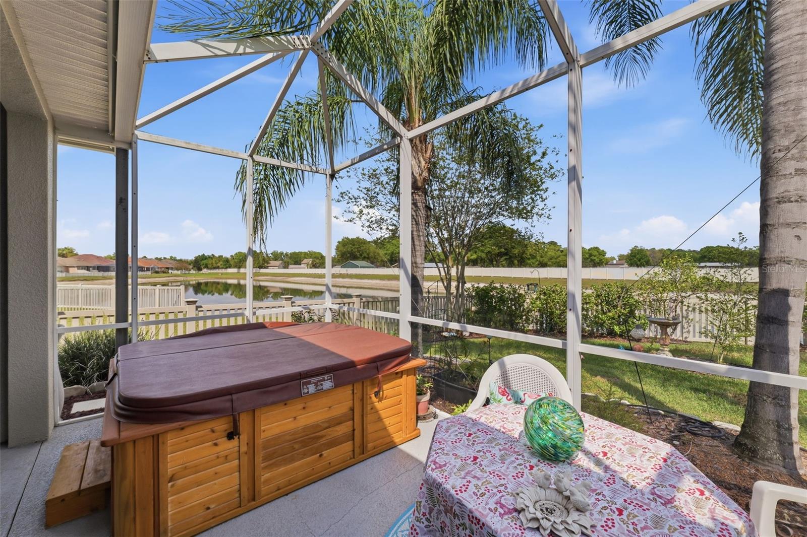 Rear Screened-In Porch