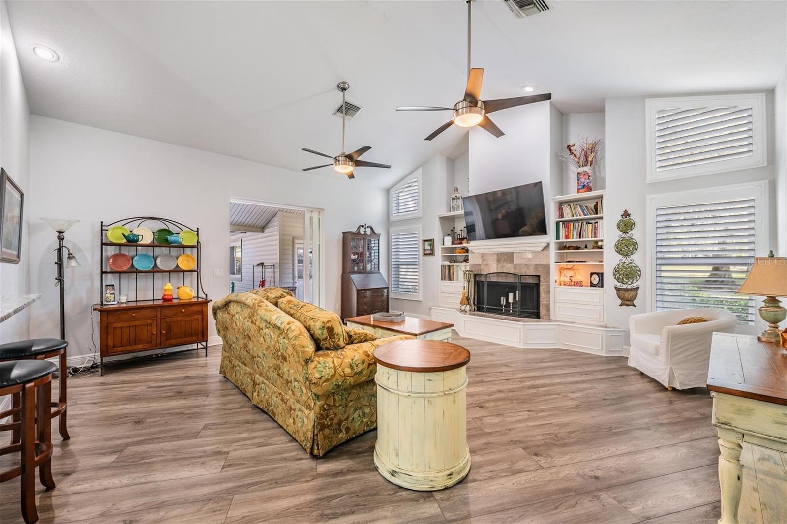 Family room with access to Lanai
