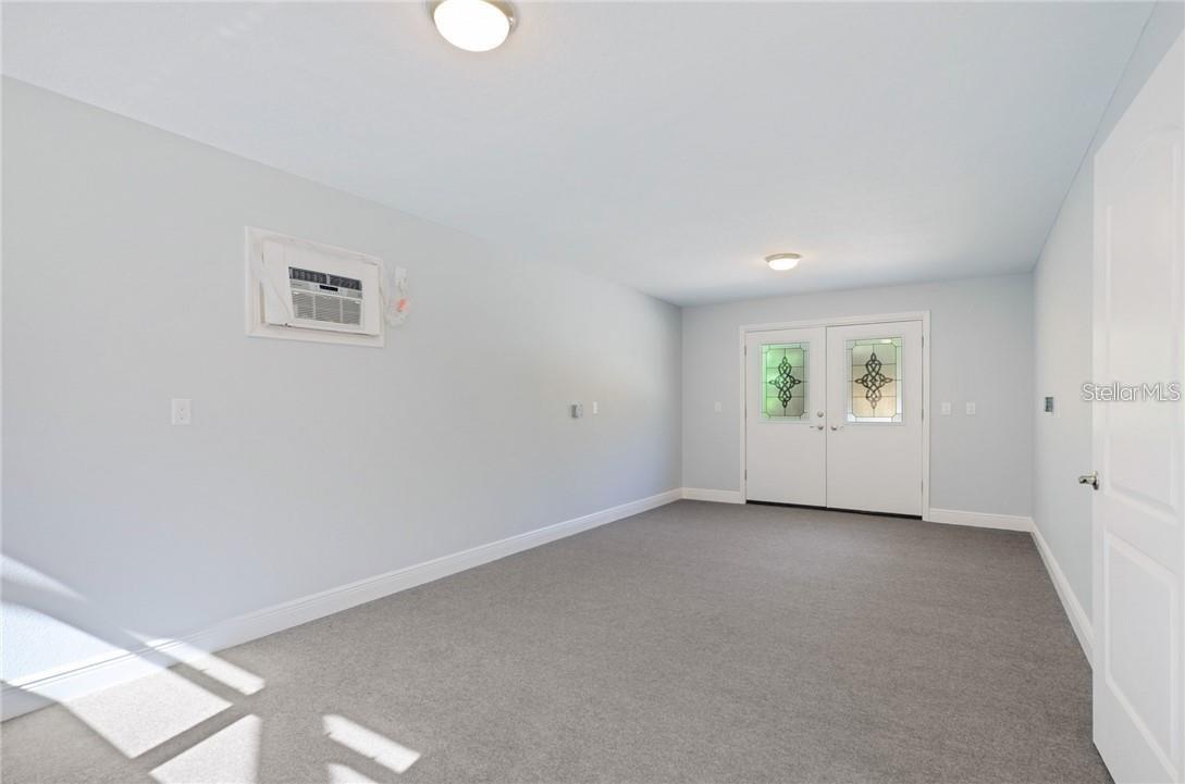 Bonus room off of garage and pool