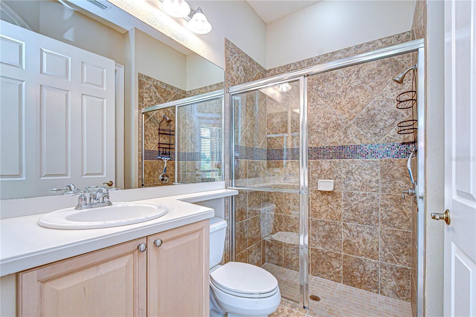 Full Bath with Access to Lanai