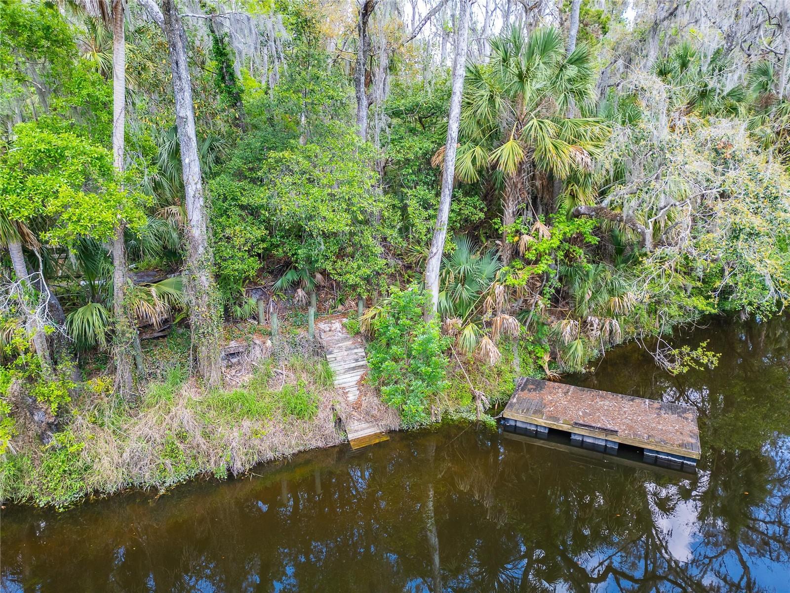 Private access to Alafia River