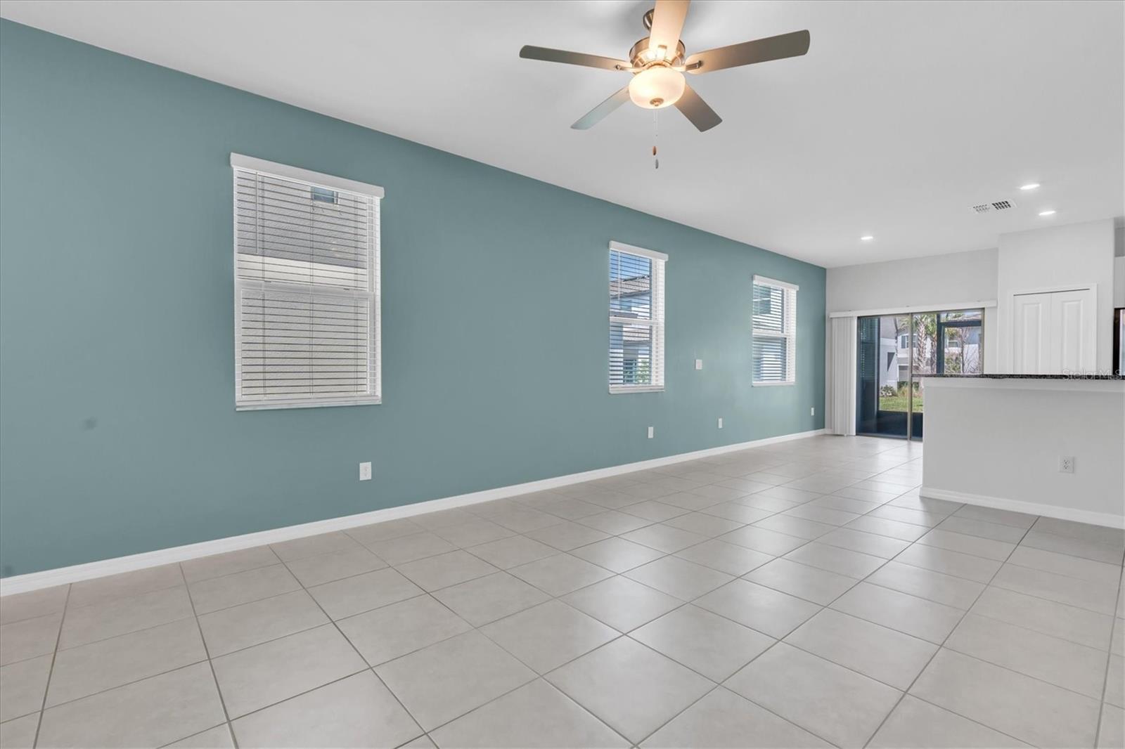 Lots of natural light, end unit, open floor plan