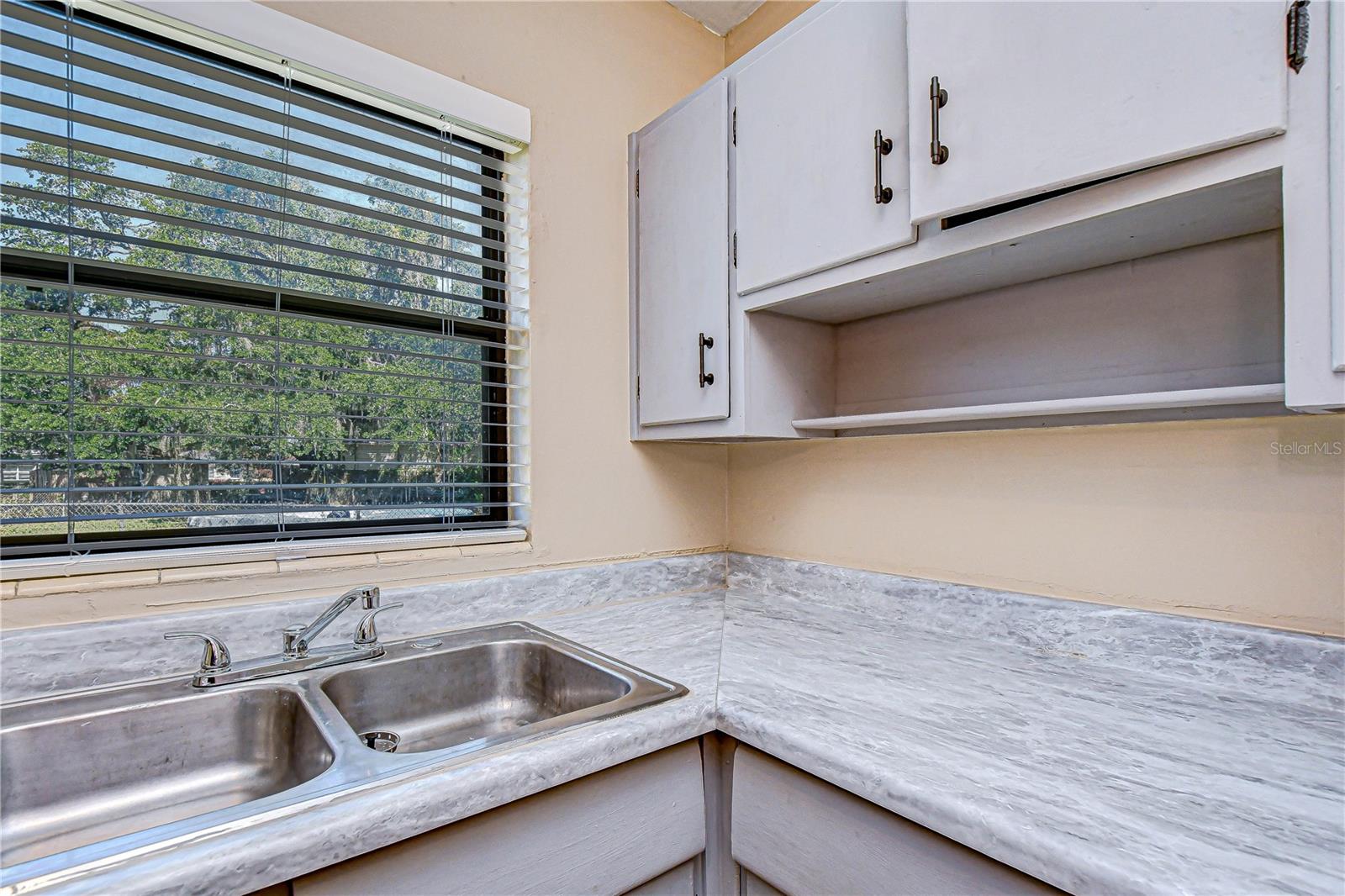 Great views of the backyard!